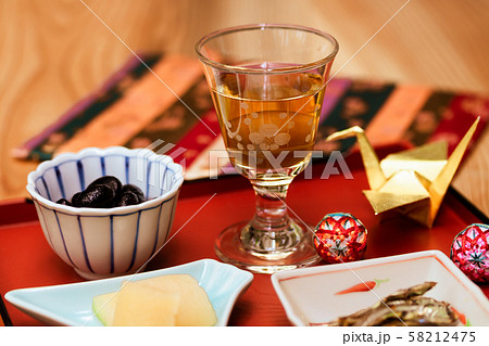 梅酒と祝い肴三種 58212475