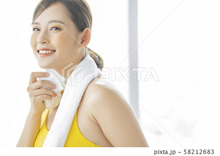 女性　スポーツ　ヘルシー 58212683