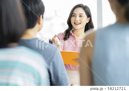 女性 ビジネス 女性 ビジネス 58212721