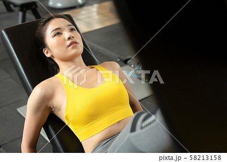 女性　スポーツ　ヘルシー 58213158