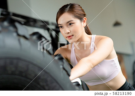 女性　スポーツ　ヘルシー 58213190