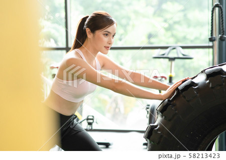 女性　スポーツ　ヘルシー 58213423