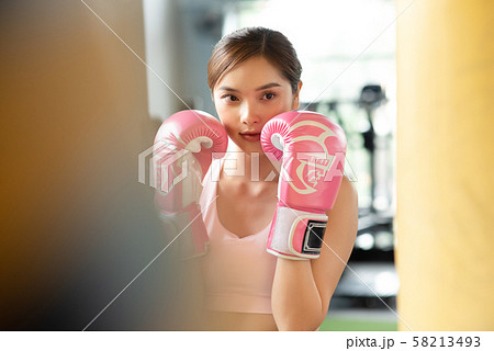女性 スポーツ ボクシング 女性 スポーツ ボクシング 58213493