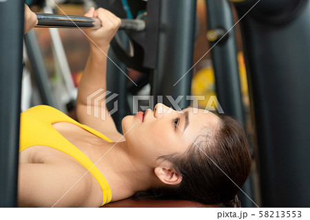 女性　スポーツ　ヘルシー 58213553