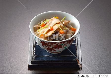 松茸ご飯 炊き込みご飯 秋の味覚 ご飯 松茸 贅沢な炊き込みご飯 日本料理 和食 松茸ご飯 炊き込みご飯 秋の味覚 ご飯 松茸 贅沢な炊き込みご飯 日本料理 和食 58216628