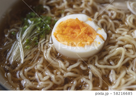 ノンフライ即席ラーメン 58216685