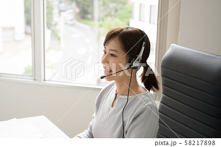 女性ポートレート 58217898