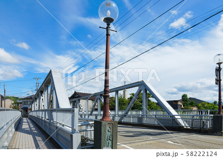 金沢　浅野川に架かる小橋 58222124