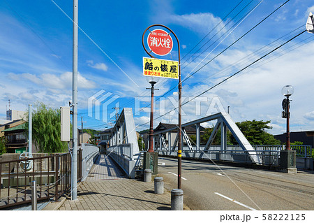 金沢　浅野川に架かる小橋 58222125