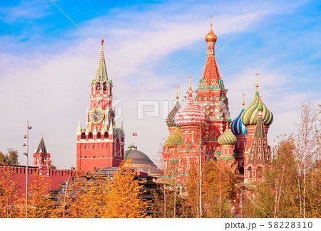 View of the Spasskaya Tower, the Moscow Kremlin 58228310