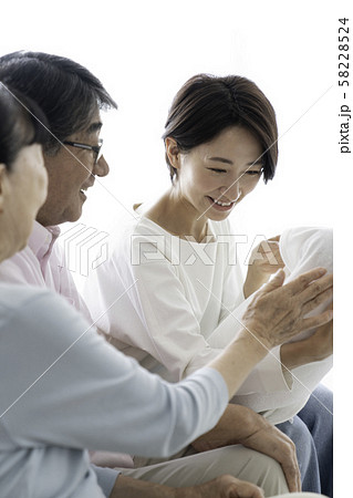 家族 3世代 家族 3世代 58228524
