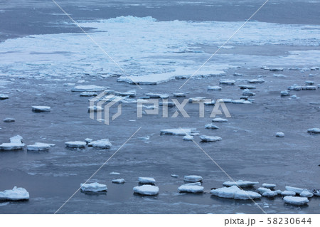 オホーツク海の流氷 オホーツク海の流氷 58230644