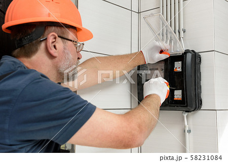 Electrical work indoors. 58231084