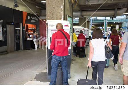 パリ　モンパルナス駅 58231889