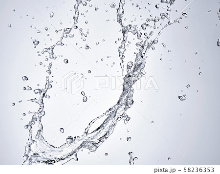 水しぶき（白バック） 58236353