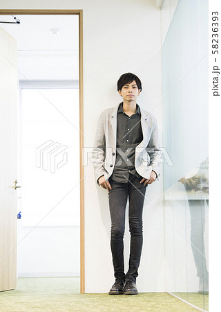 若い男性のポートレート 若い男性のポートレート 58236393