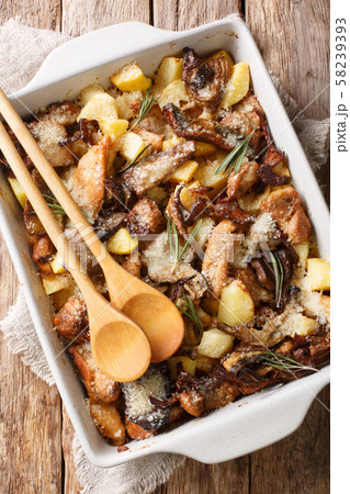 Sliced chicken with wild mushrooms, potatoes and Sliced chicken with wild mushrooms, potatoes and 58239393