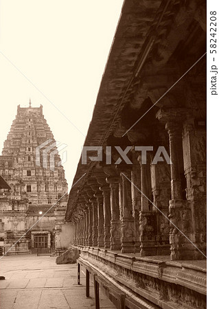 インドのハンピにある遺跡 インドのハンピにある遺跡 58242208