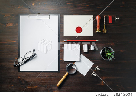 Blank corporate stationery 58245004