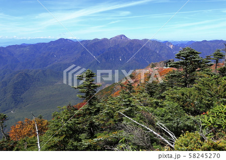 男体山頂より日光白根山を望む 58245270