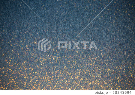 窓についた結露 58245694