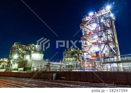 《神奈川県》工場夜景の名所・川崎市千鳥町 《神奈川県》工場夜景の名所・川崎市千鳥町 58247394