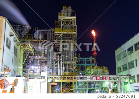 《神奈川県》工場夜景の名所・川崎市千鳥町 《神奈川県》工場夜景の名所・川崎市千鳥町 58247691
