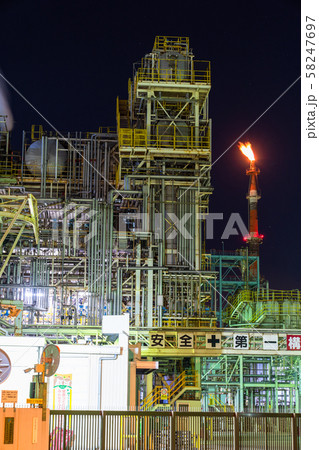 《神奈川県》工場夜景の名所・川崎市千鳥町 《神奈川県》工場夜景の名所・川崎市千鳥町 58247697