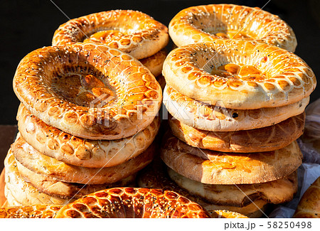 Appetizing uzbek flat breads from the tandir 58250498