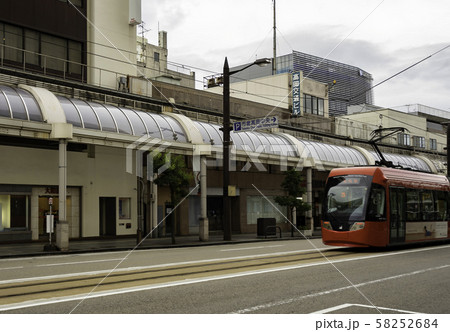 JR高岡駅　古城公園口（北口）　駅前商店街　富山県高岡市 58252684