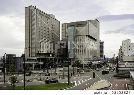 JR高岡駅　古城公園口（北口）　ウイング・ウイング高岡　富山県高岡市 58252827