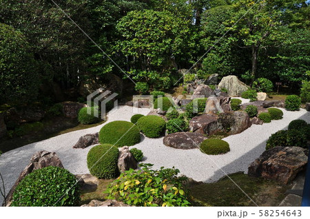 臨済宗妙心寺派大本山/正法山妙心寺(京都府)枯山水庭園 白い砂 臨済宗妙心寺派大本山/正法山妙心寺(京都府)枯山水庭園 白い砂 58254643