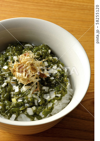 めかぶ丼 58255120