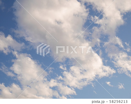 青空と雲 青空と雲 58256213