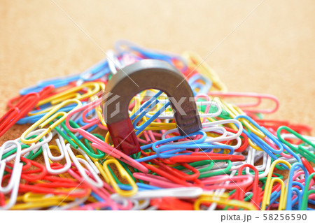 磁石とクリップ 磁石とクリップ 58256590