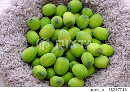 Close up of fresh green lotus seed 58257711