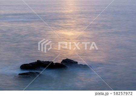 鎌倉の浜辺 鎌倉の浜辺 58257972