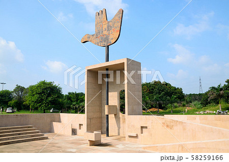 キャピトルコンプレックスのオープンハンド 58259166