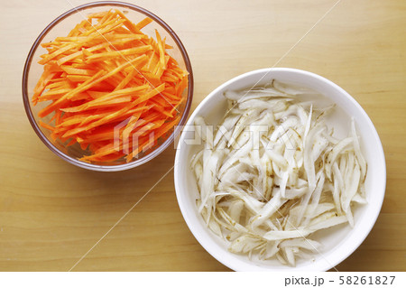 にんじんとごぼう にんじんとごぼう 58261827