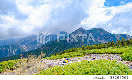 春の八ヶ岳登山:編笠山山頂の風景(八ヶ岳の山々を望む) 春の八ヶ岳登山:編笠山山頂の風景(八ヶ岳の山々を望む) 58262561