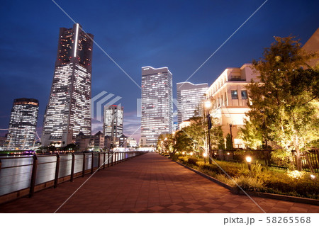 横浜みなとみらいの夜景 横浜みなとみらいの夜景 58265568