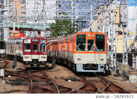 阪神電車と近鉄電車の並び 58265913