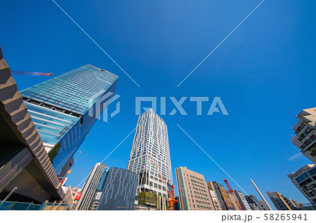 日本の東京都市景観  渋谷駅前再開発・ビルが取り壊され（桜丘口地区）超高層ビル群や空が一望に。 58265941