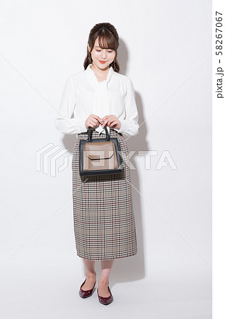 女性　ポートレート 58267067