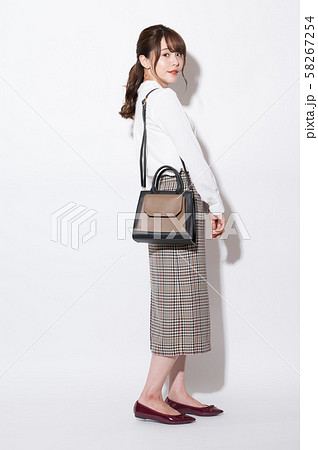 女性 ポートレート 女性 ポートレート 58267254