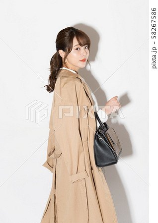女性　ファッション　ポートレート 58267586
