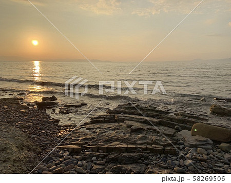 夕日　天草　熊本　波打ち際　リップルランド 58269506