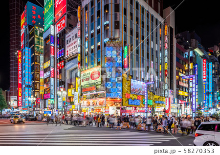 東京 新宿 夜の歌舞伎町 東京 新宿 夜の歌舞伎町 58270353