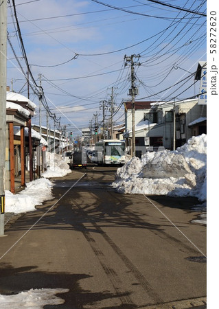 新潟　上越市高田　雁木のある風景 58272620