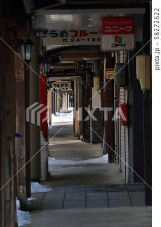 新潟 上越市高田 雁木のある風景 新潟 上越市高田 雁木のある風景 58272622